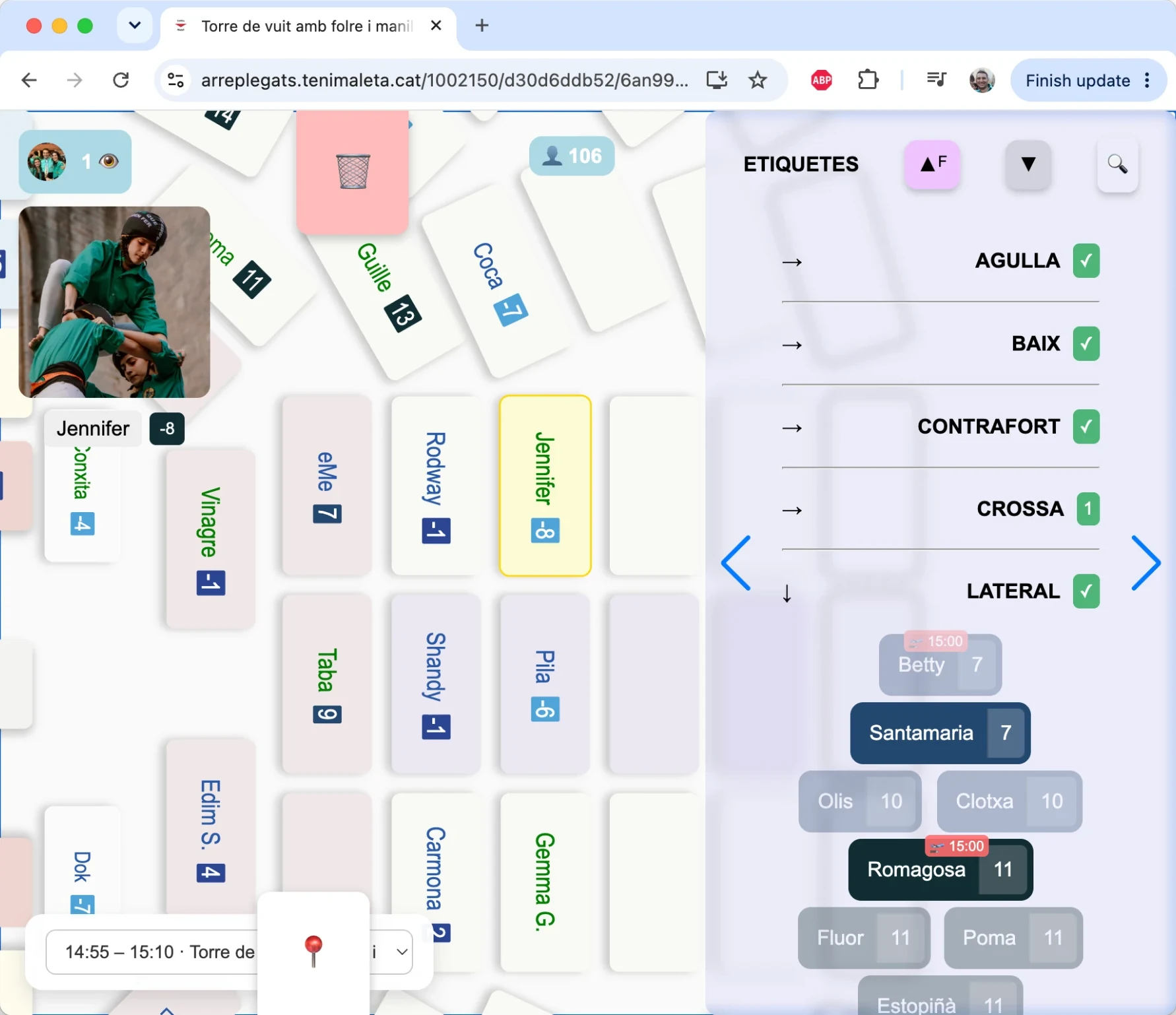 Pissarra web d'Aleta amb una pinya i la llista de castellers per posició